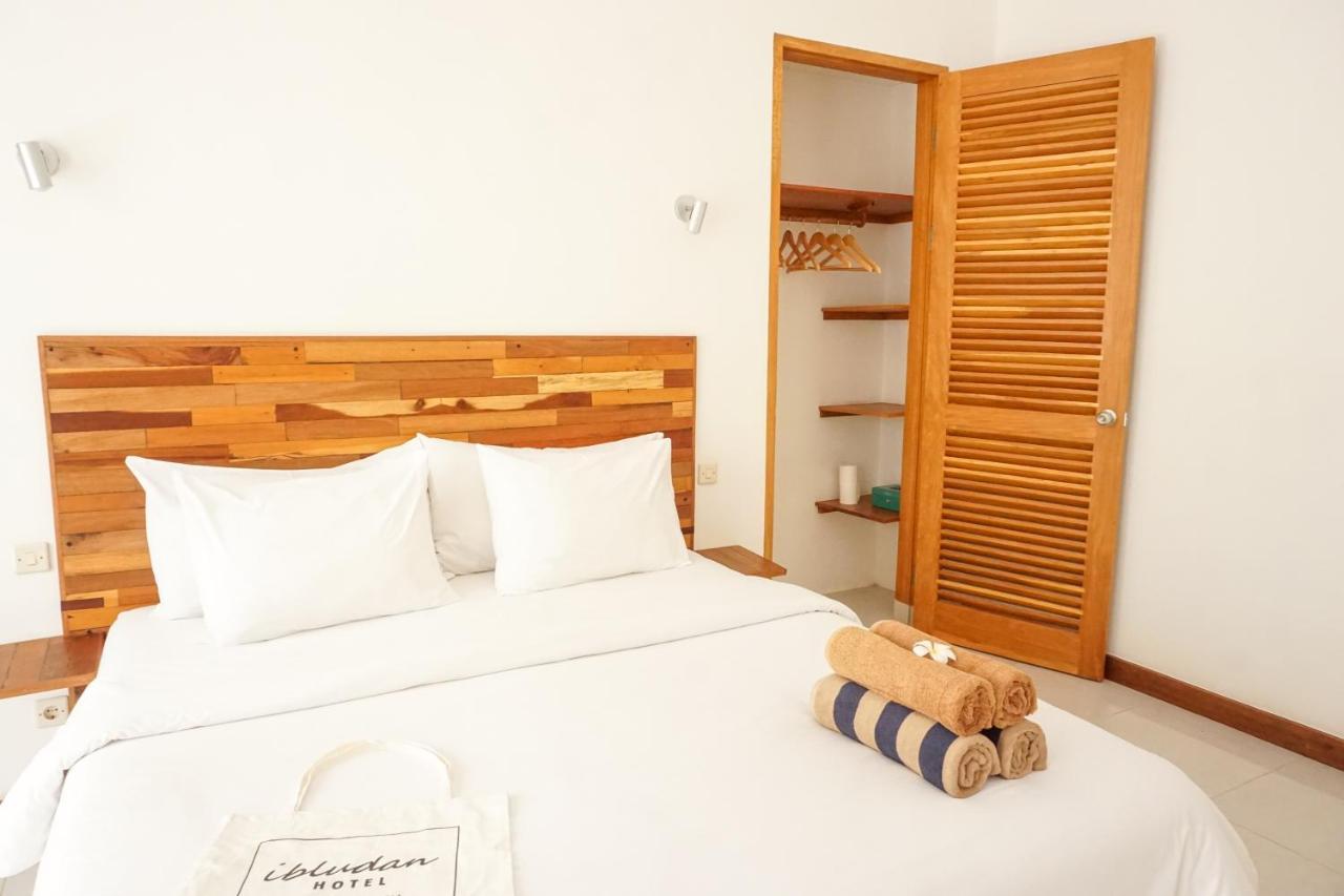 Ibludan Hotel Senggigi Ngoại thất bức ảnh